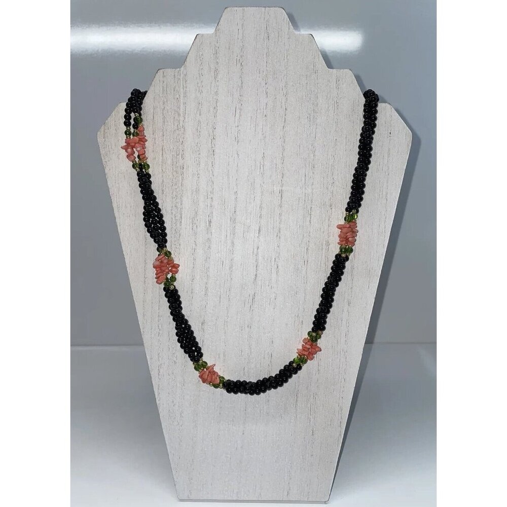 Beautiful Vintage Pink Stimulated CORAL & Jade Black‎ Onyx Beaded Necklace A41 - Picture 2 of 13